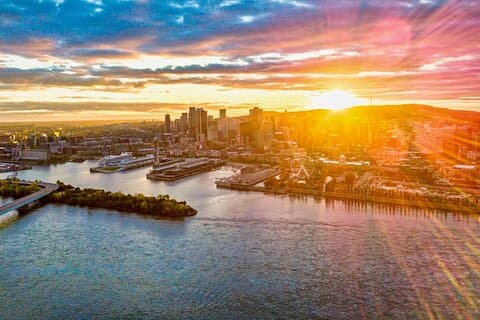 Montréal au coucher du soleil sur le Saint-Laurent(1h)