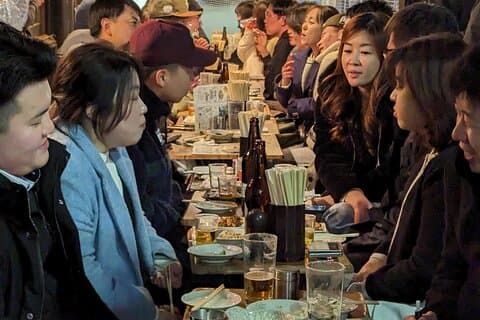 Beyond the Neon presenta la escena gastronómica de Ueno y Okachimachi