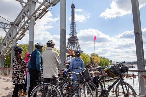 Visite guidée à vélo en petit groupe des sites incontournables de Paris