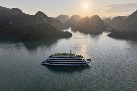 Lan Ha Bay Escapade 3 Days 2 Night with Apple Cruise