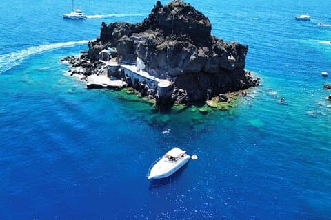 Tour privé en yacht tout compris à Santorin