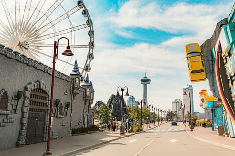 Amazing Scavenger Hunt : Hunt Along Niagara Falls