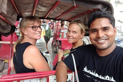 Old Delhi Spice Market and Temple Tour