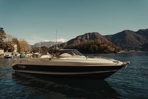 Tour privado en barco por el lago de Como