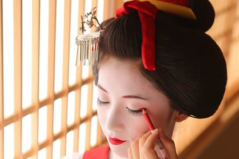 京都：舞妓さん変身＆写真撮影体験（女性限定）