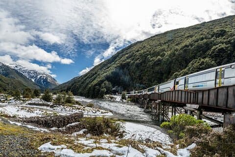 Christchurch till Franz Josef Med TranzAlpine (1 väg)