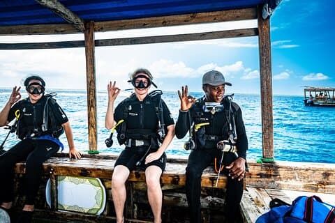Zanzibar 1 Day Scuba Diving beginner course and Lunch