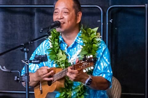 Clase de ukelele en Maui (conceptos básicos)