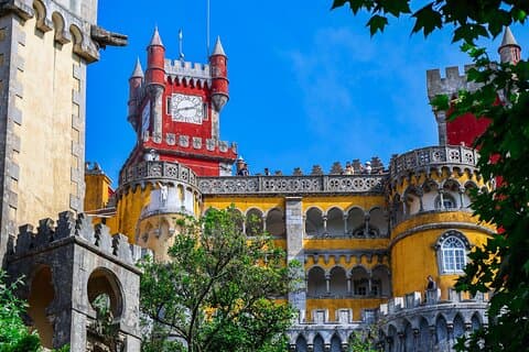 Desde Lisboa : Grupo reducido hasta Palacio de Pena, Nazaré & Fátima