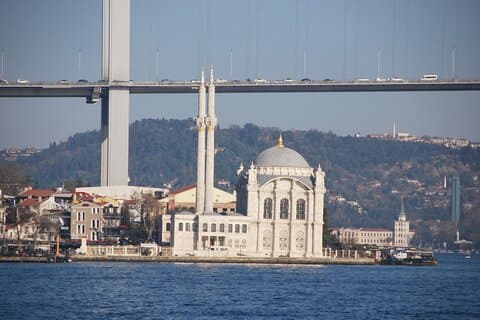 Tour del Bosforo di Istanbul con spettacolo di dervisci vorticosi