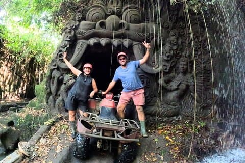 Balade en VTT à Bali Cascade d'Ubud, Rizière, Rivière, Grotte de Barong, Déjeuner