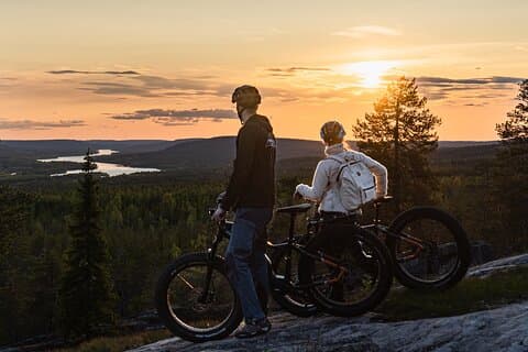 Evening Electric Fatbike Tour from Rovaniemi: Midnight Sun/Sunset