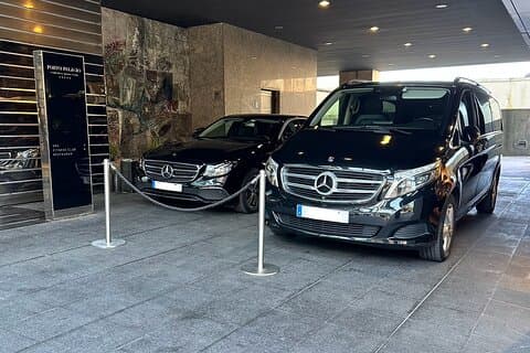 Traslado privado entre el aeropuerto de Oporto y el hotel.