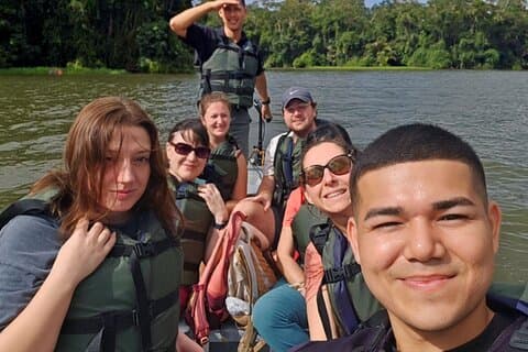 Tour de canoa por los canales acuáticos del Parque Nacional