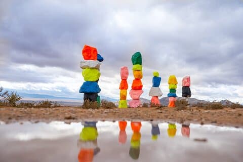 7 Magic Mountains Tour et Las Vegas Signez sur une fronde