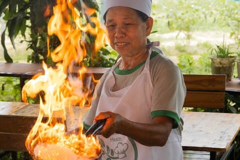 Cyclisme rural à Hoi An, cours de cuisine dans une ferme biologique