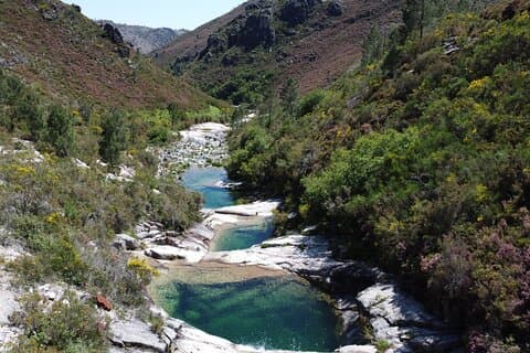 Vandra i de 7 lagunerna i Geres nationalpark med bad