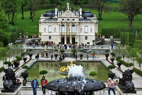 From Munich: Neuschwanstein Castle and Linderhof Private Tour