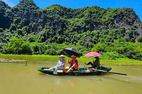 Ninh Binh-utflukt Svømming, sykling, solnedgangsfest med limousin