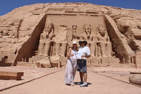 Excursión privada de un día a los magníficos templos de Abu Simbel desde Asuán