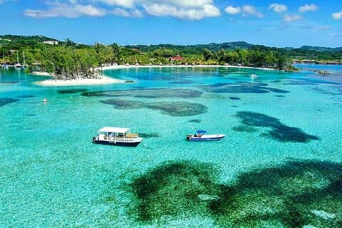 3 soste per snorkeling e spiaggia a Roatan