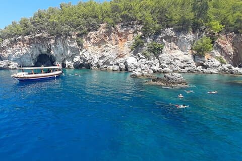 Excursion privée d'une journée en bateau à Ekincik