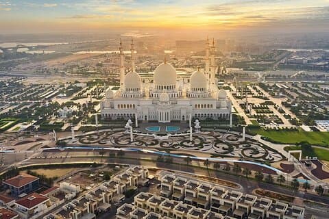 Private Abu Dhabi sightseeing with Sheikh Zayed Grand mosque