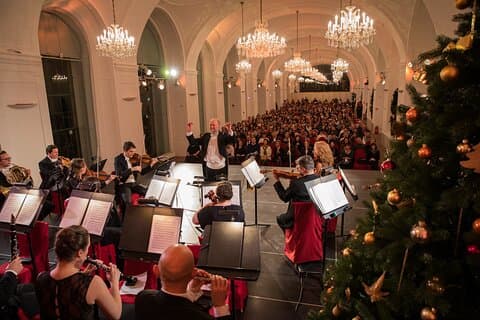 Schönbrunn: After-Hours Palace Tour, Christmas Market & Concert