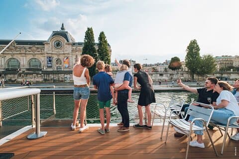 Crucero guiado por el río Sena con niños por Vedettes de Paris