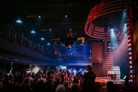 Shiners - Adult Comedy & Cirque Show au Woolworth Theatre