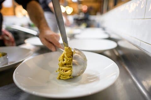 Milan: Pasta och Tiramisu Liten grupp matlagningskurs med vin