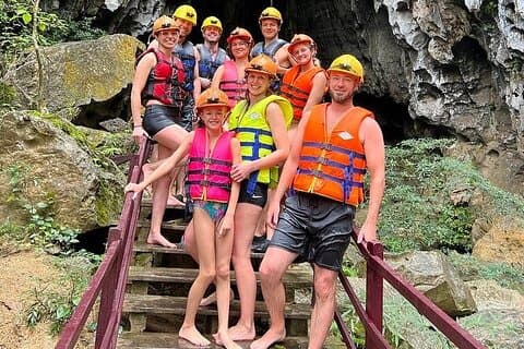 Hue to Dark Cave Spännande gruppturer tillgängliga på jämna dagar
