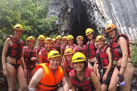 Phong Nha/Dark Cave Day Tour: Udforsk fantastiske grotter fra Dong Hoi