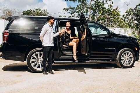 Trasferimento privato andata e ritorno dall'aeroporto di Cancun alla zona degli hotel di Cancun
