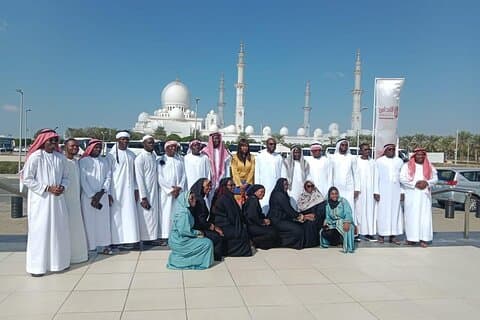 Abu Dhabi Stadtrundfahrt mit Mittagessen