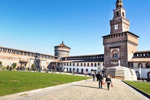 Visita guidata al Castello Sforzesco e al capolavoro di Michelangelo.