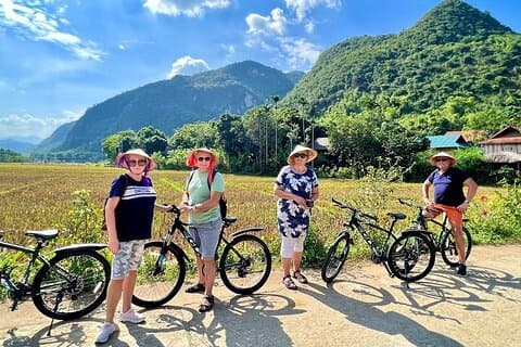 Hanoi: Luxury Small Group Tour Trang An, Bich Dong, Mua Caves