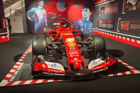 Ferrari-Ganztagestour: Museen, Werksführung und F1-Simulator