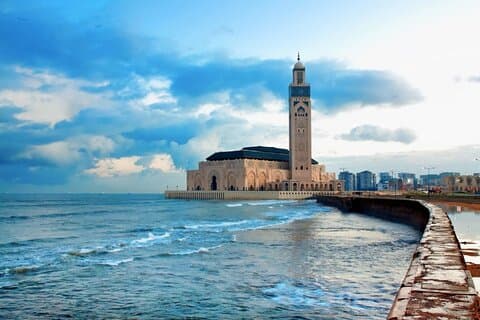 Privater Transfer von Marrakesch ins Zentrum von Casablanca oder zum Flughafen