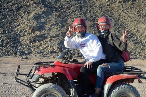 Villaggio beduino e cammelli in quad di 3 ore a Hurghada