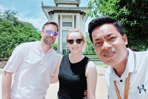 Sightseeing Highlight Sites in Phnom Penh with Professional Guide