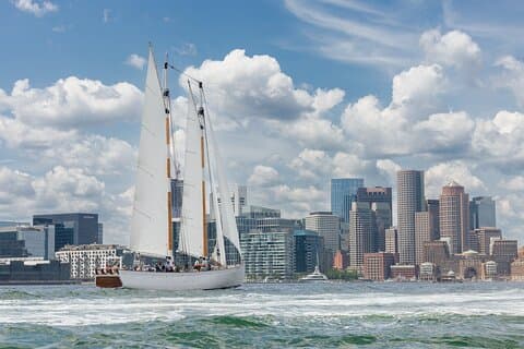 Journée de navigation autour du port de Boston