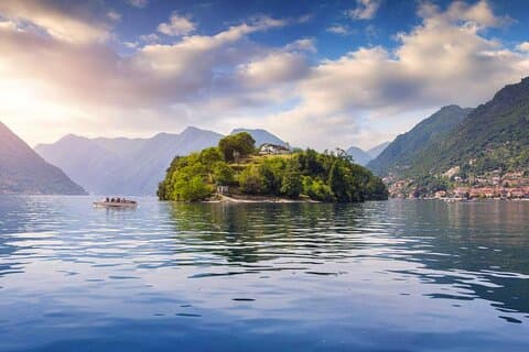 Escursione di un giorno sul Lago di Como e Svizzera da Milano con tour panoramico in barca