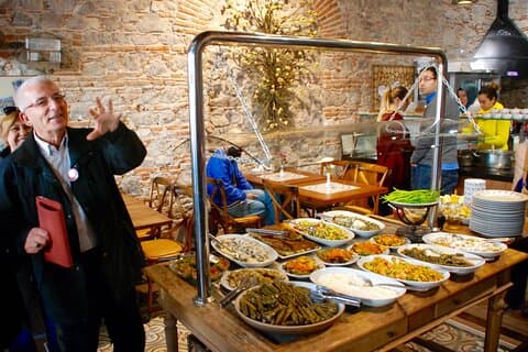 イズミルのトルコ料理ウォーキングツアー