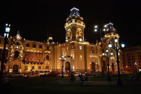 Miraflores at Night and the Heart of Lima: Private Tour with Dinner.