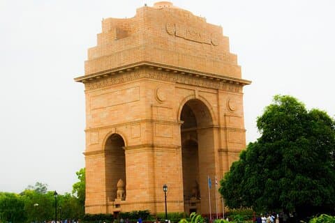 Transfert privé à l'aéroport depuis l'hôtel à Delhi En voiture