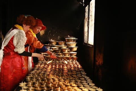 Ervaar de heilige boeddhistische huwelijksceremonie van Nepal