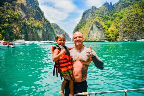 Recorrido al atardecer por las islas Phi Phi y las 4 islas de Krabi en lancha rápida