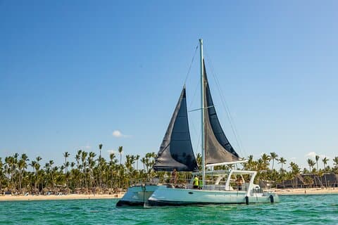Catamarán- Snorkeling - Hooka Diving - Parasailing