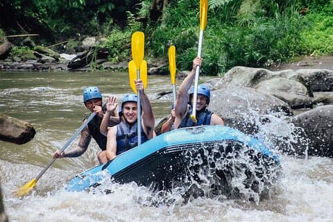 Wildwasser-Rafting auf Bali Pertiwi | Nervenkitzel auf dem Ayung-Fluss